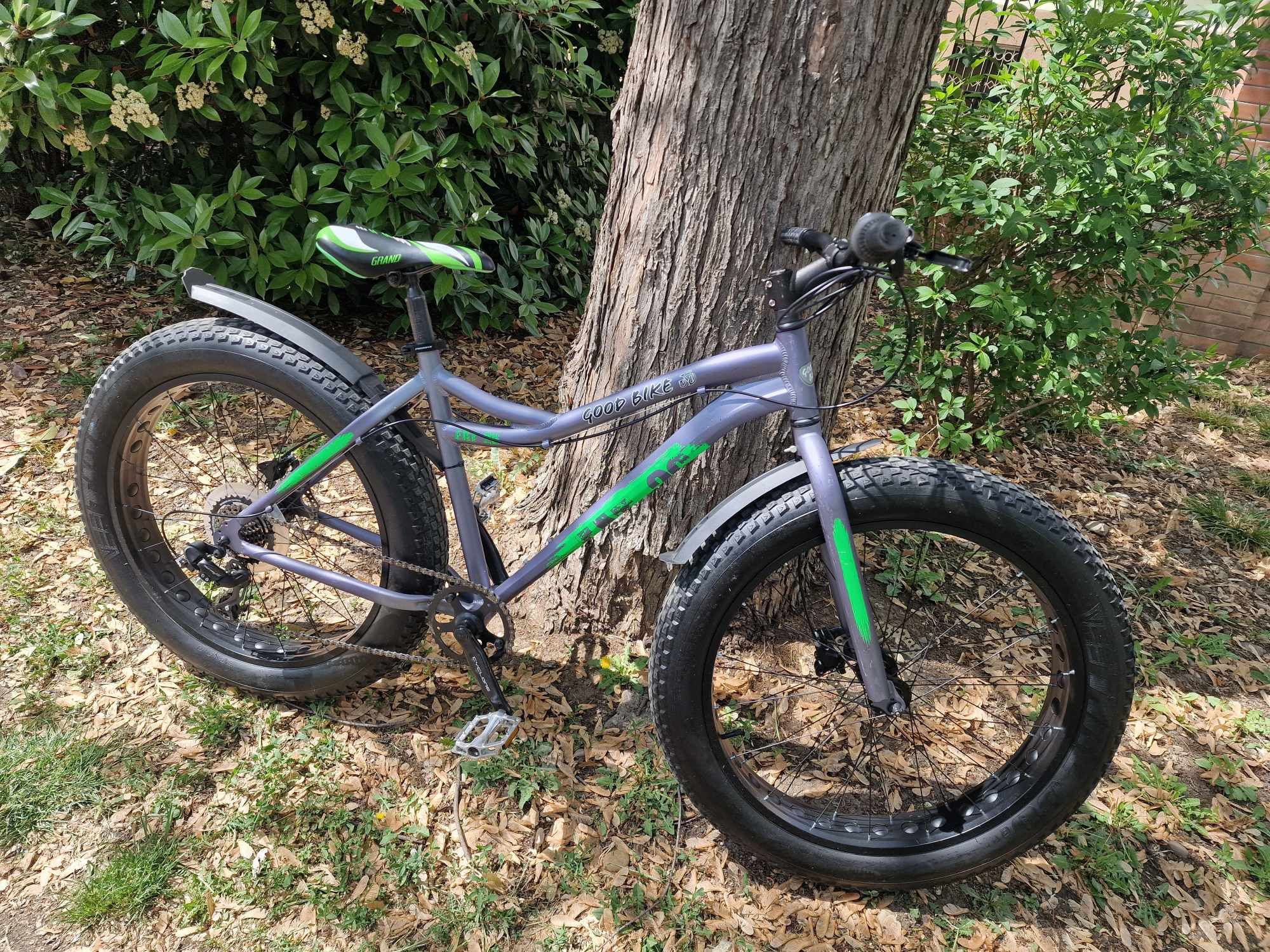 Vand fat bike nou,cauciucuri noi frana pe disc fata 1500 neg