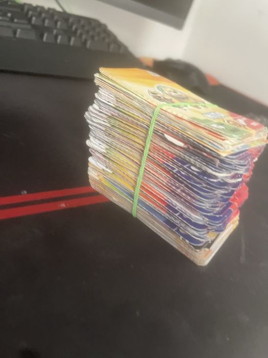 Carti Brawl Stars vechi de 5 ani uitete in deschriere pentru preturi!!