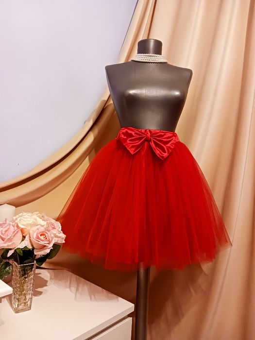 Fusta tull rosie Noua