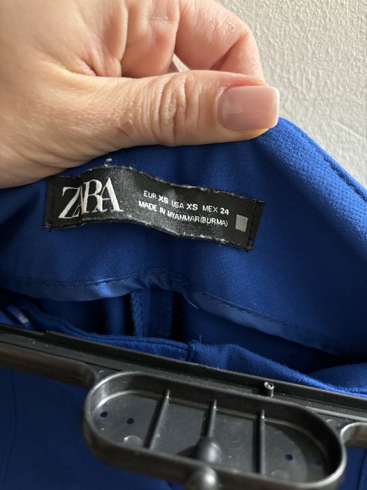 Pantaloni Zara marimea XS