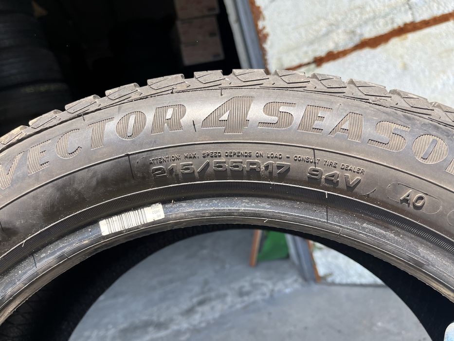 2 бр. летни гуми 215/55/17 GoodYear 6,5 mm DOT 2220