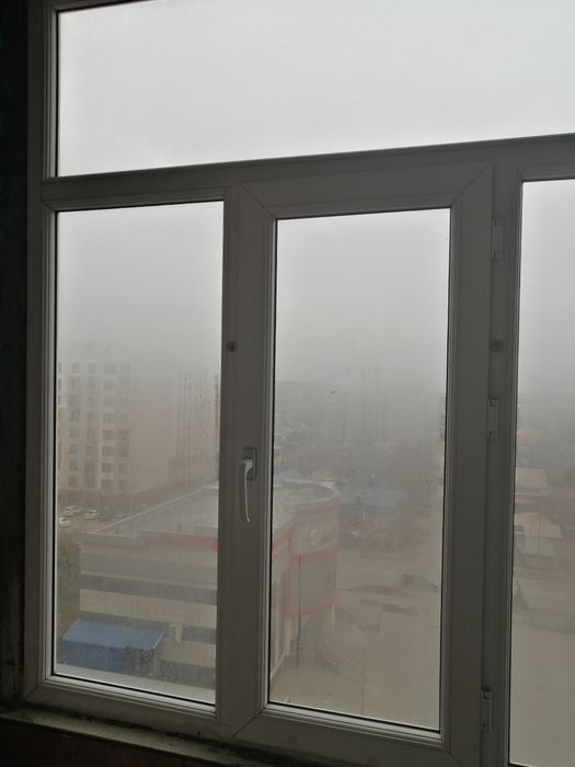 Продам раму оконную пластик