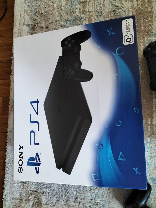 Пс4 Слим 1 тб. Почти жана