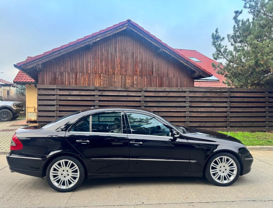 Mercedea E280 4matic e class