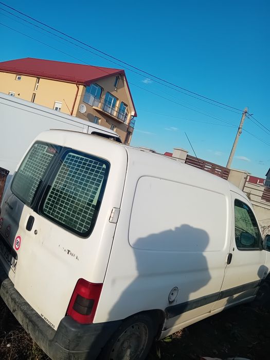 Faruri capota bara fata Peugeot partener 2.0