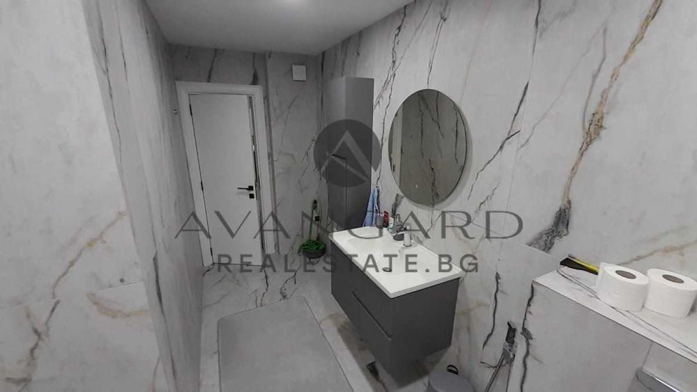 Продава се Четиристаен апартамент в Пловдив, Център - 131 кв.м за 2214 €/кв.м - Снимка #8