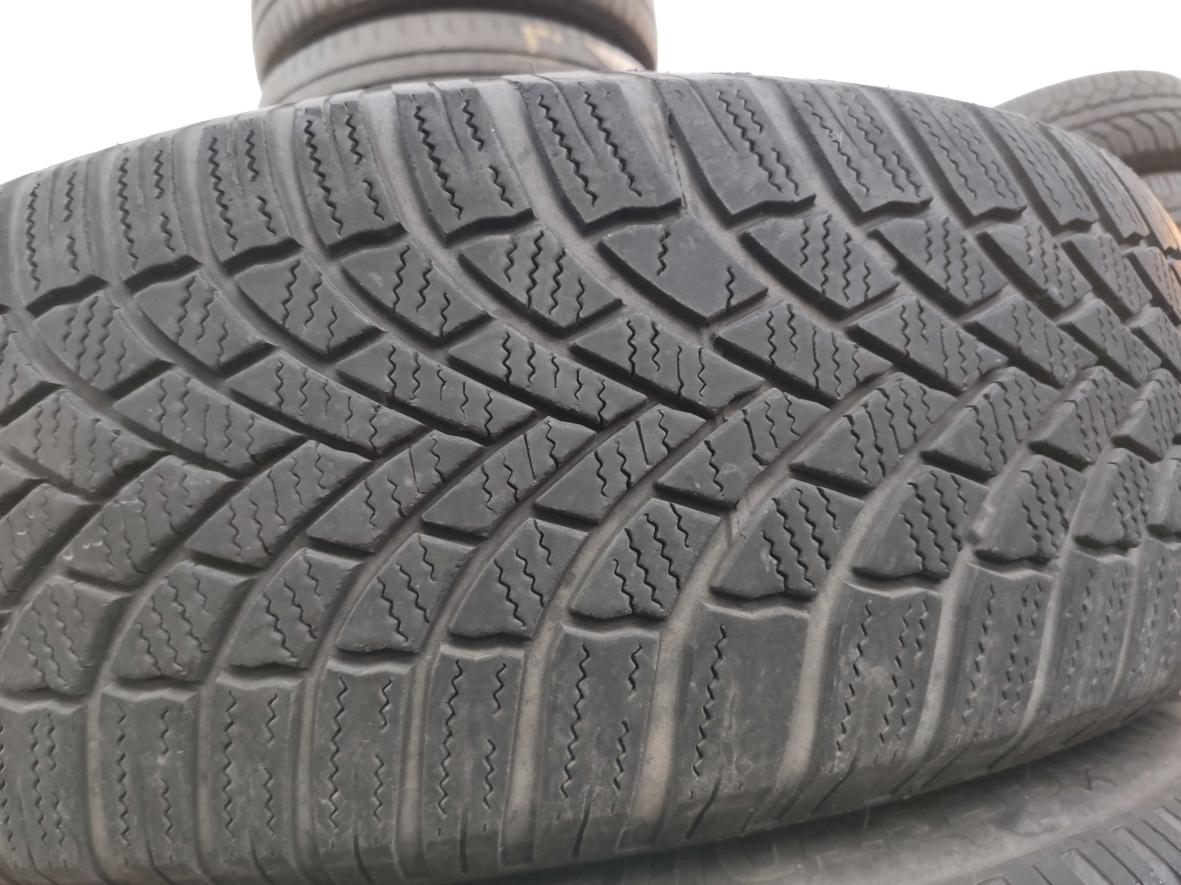 4бр Зимни гуми 235 65 17 - Bridgestone