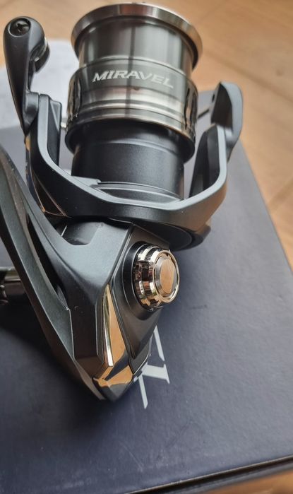Продавам Shimano Miravel C2000S Макара