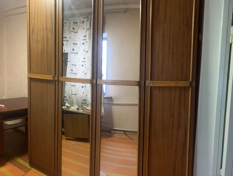 Продам шифоньер БУ