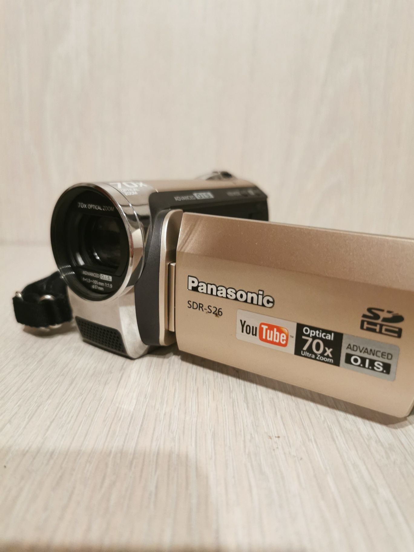 Vând camera video Panasonic SDR-S26