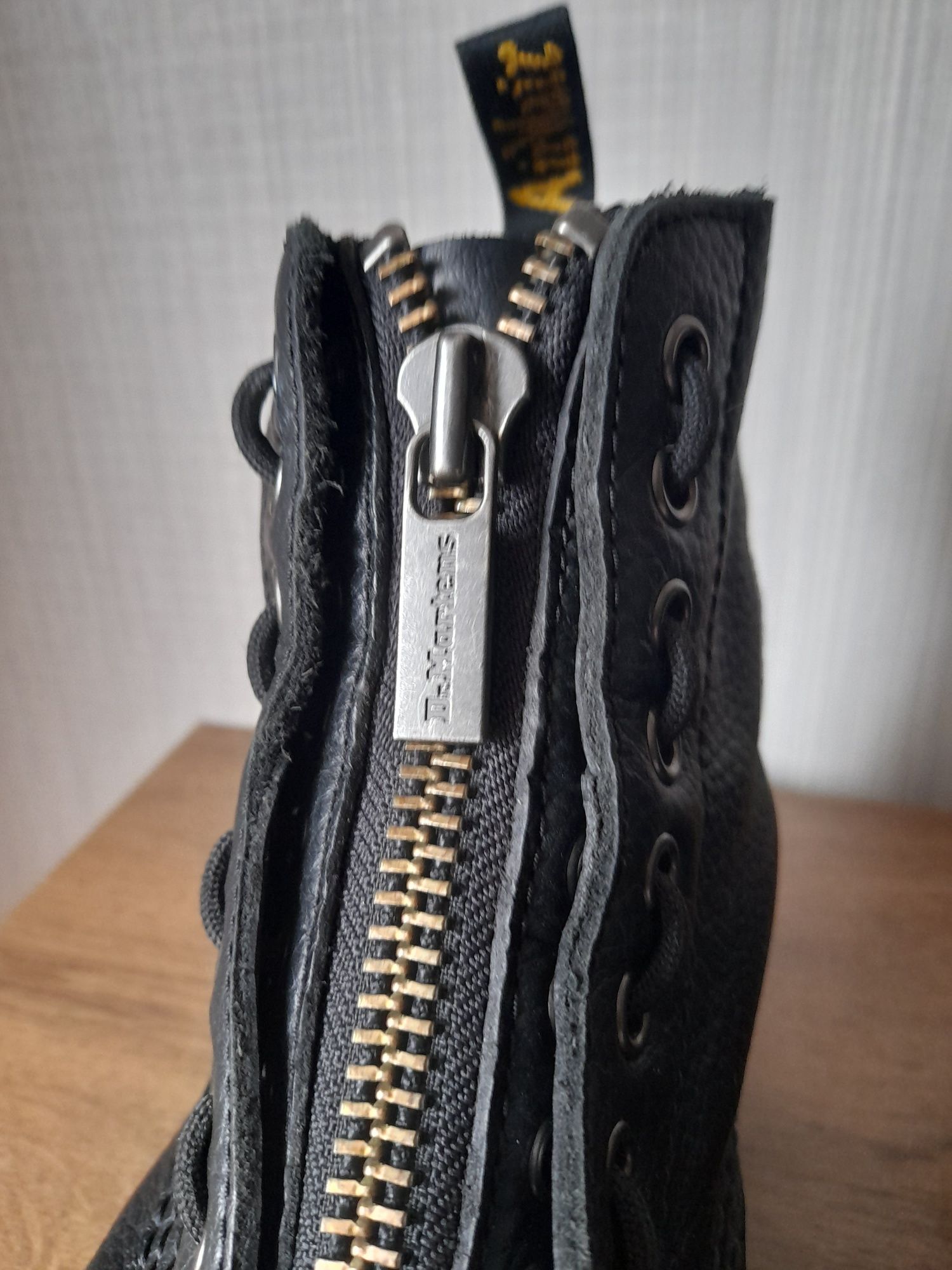 Dr. Martens дамски обувки 38 номер.