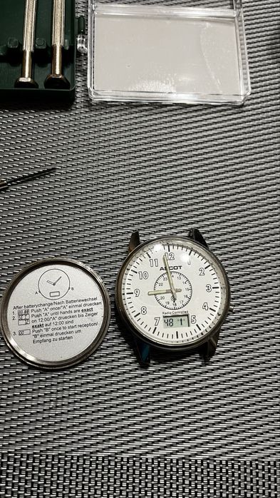 Радио часовник ASCOT