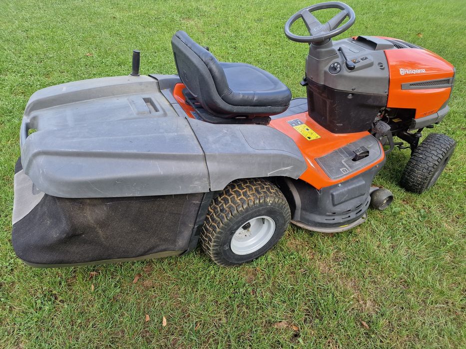 Husqvarna TC138 Tractoras gazon