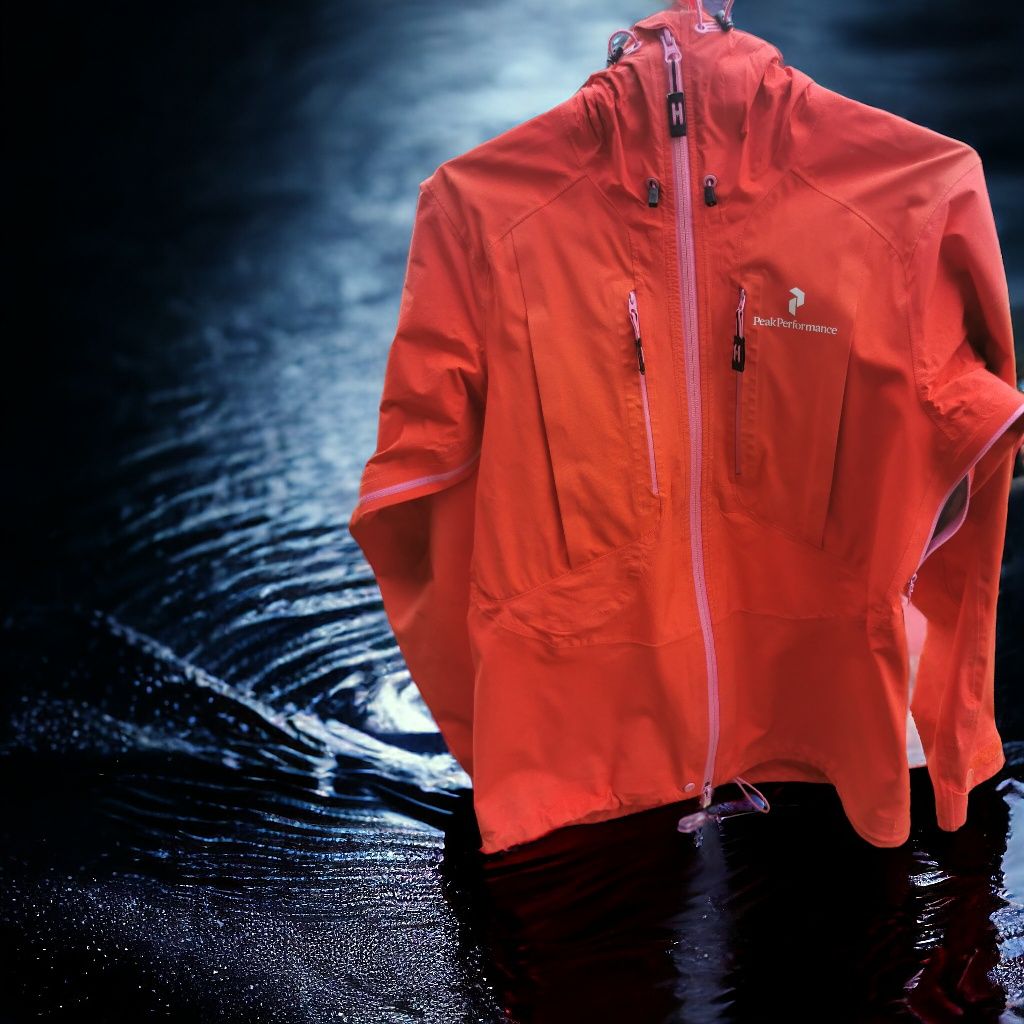 Geacă hardshell Peak Performance Black Light Goretex Pro M damă