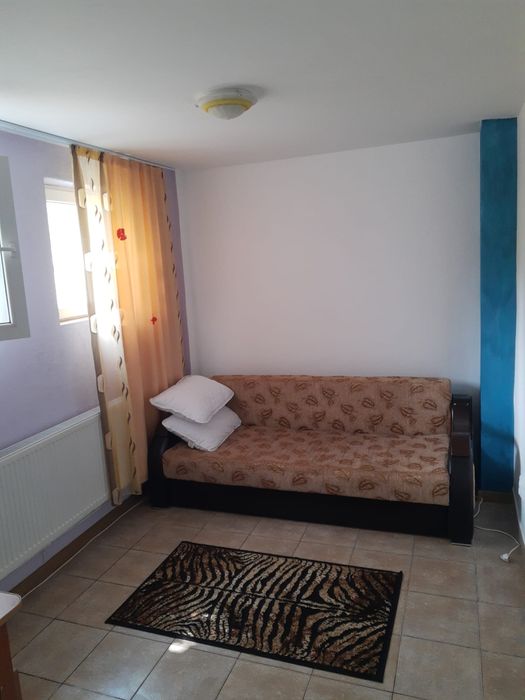 Ofer spre inchiriere Garsoniera