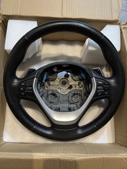 Vand volan cu padele BMW F30