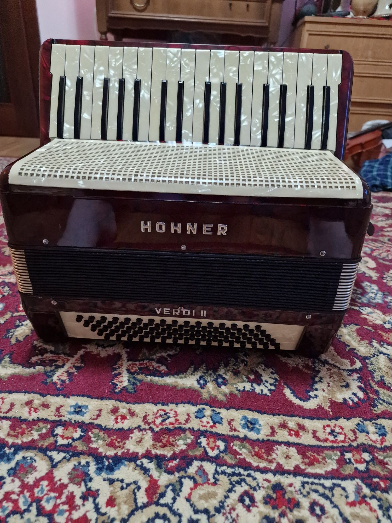 Hohner Verdi 2 în sita crem