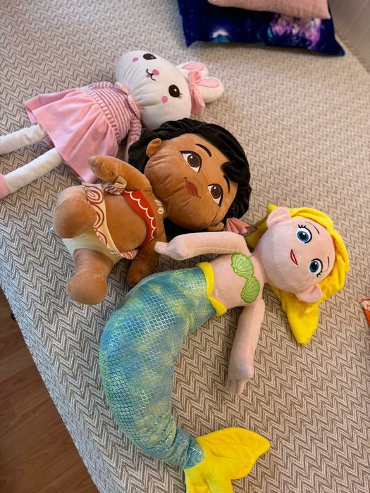 Plusuri Mari Vaiana, Mica sirena și Iepurasul