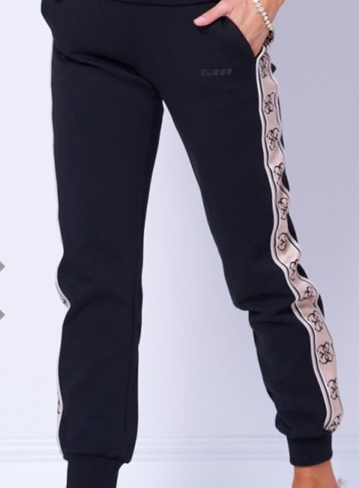 Дамски спортен екип