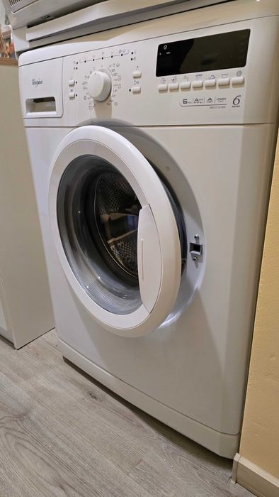 Пералня Whirlpool 6 sense