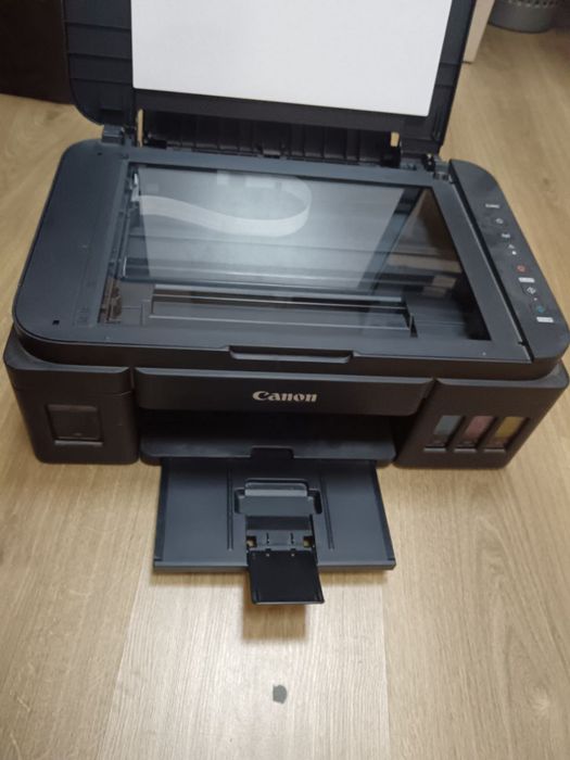 Rangli printer holati ideal, yangi