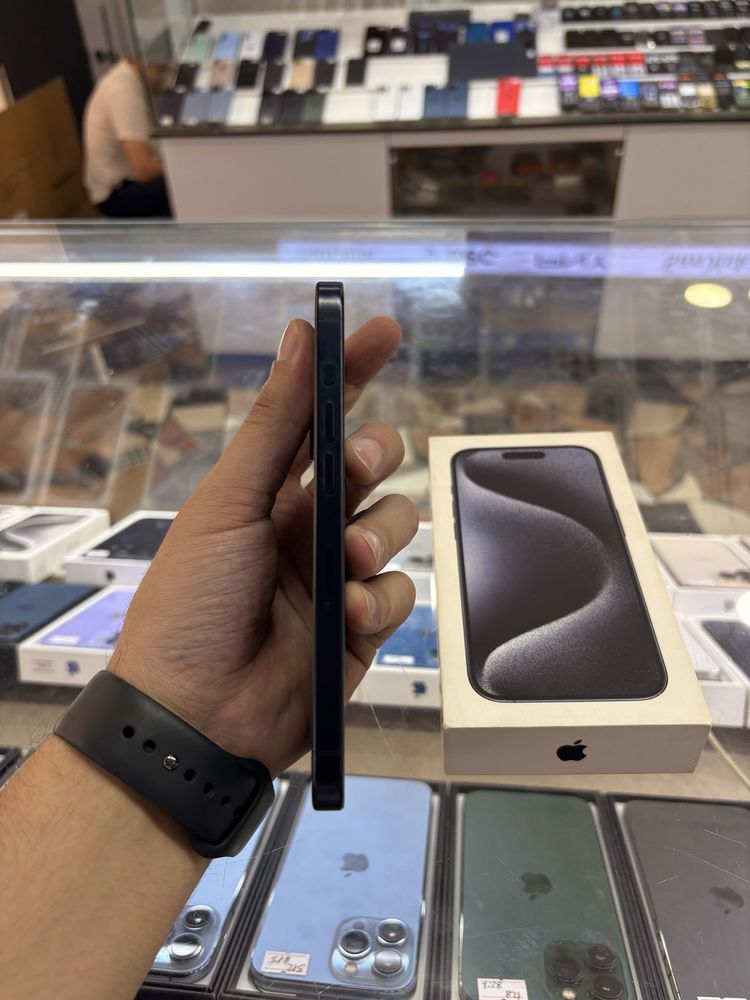 iPhone 15 Pro 256 gb blue ideal