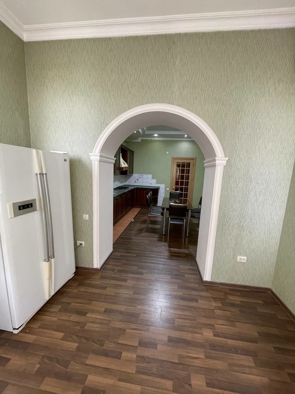 Продаётся квартира 4 хонали,4 этаж,164м²+84м²(мансарда)Ул.Чехова.