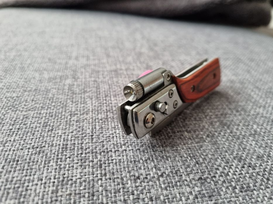 Briceag stil baioneta