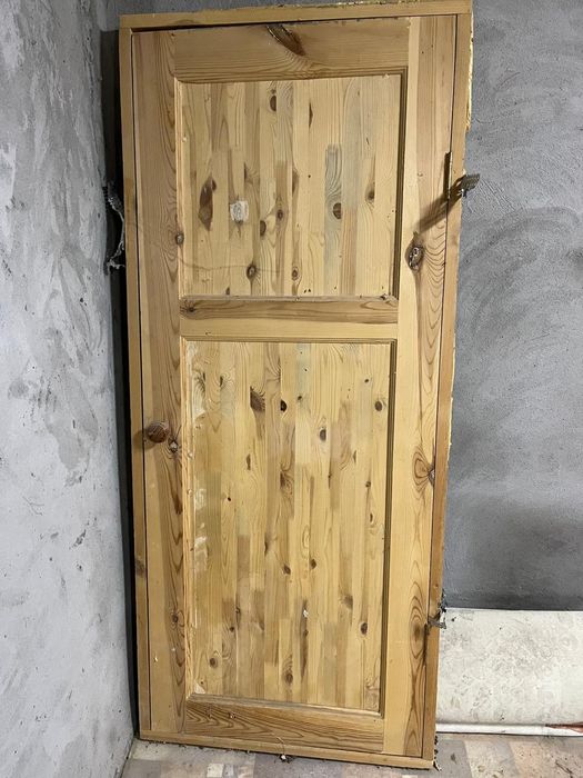 Продам деревянные межкомнатные двери