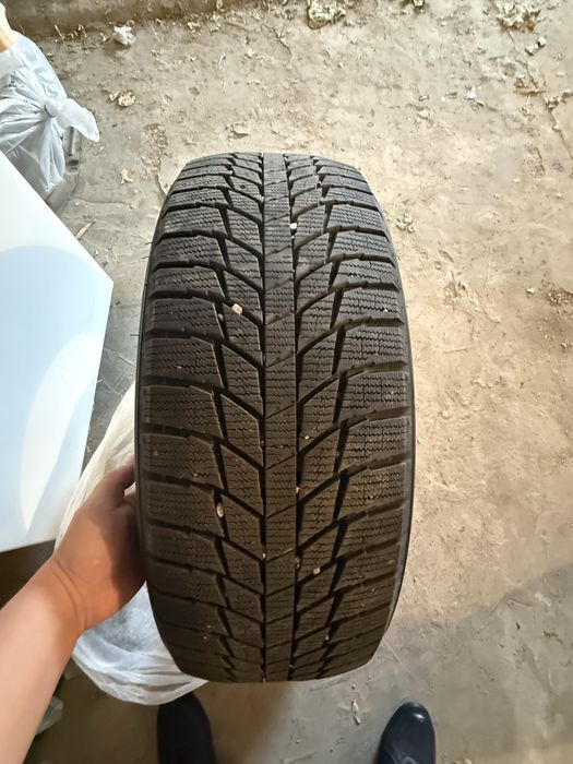 Шины 225/55/18 зимний липучки