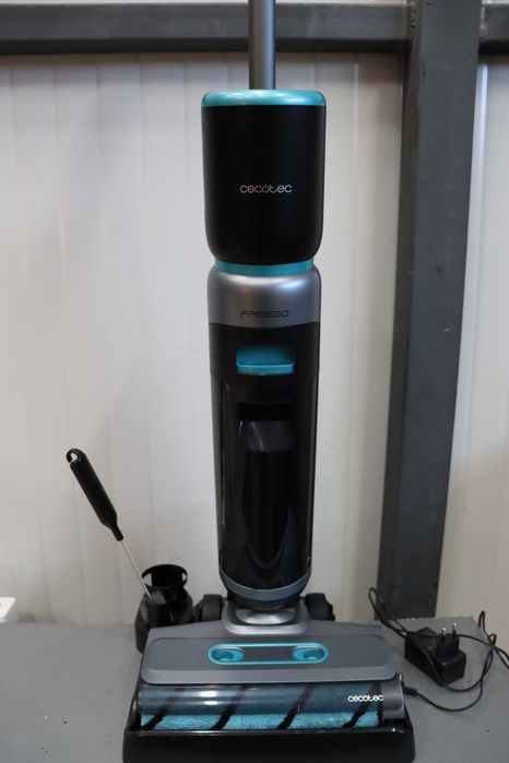 Вертикална прахосмукачка за сухо и мокро Cecotec FreeGo Wash&Vacuum