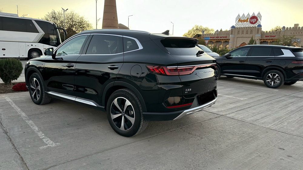 Byd song plus flagship