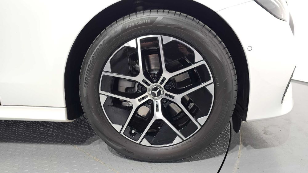 Mercede Benz E-Class E200 Avantgarde Limited Korean