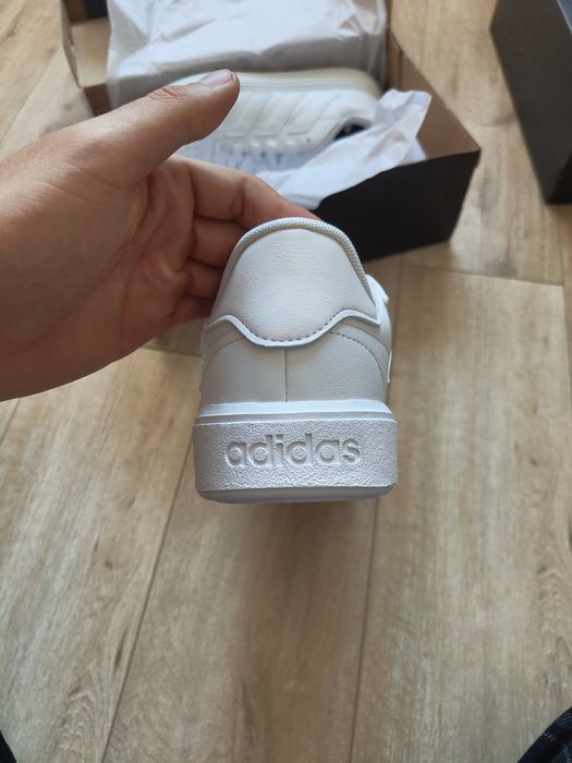 NOI Adidași pantofi sport sneakers bărbați adidas albi courtblock 42