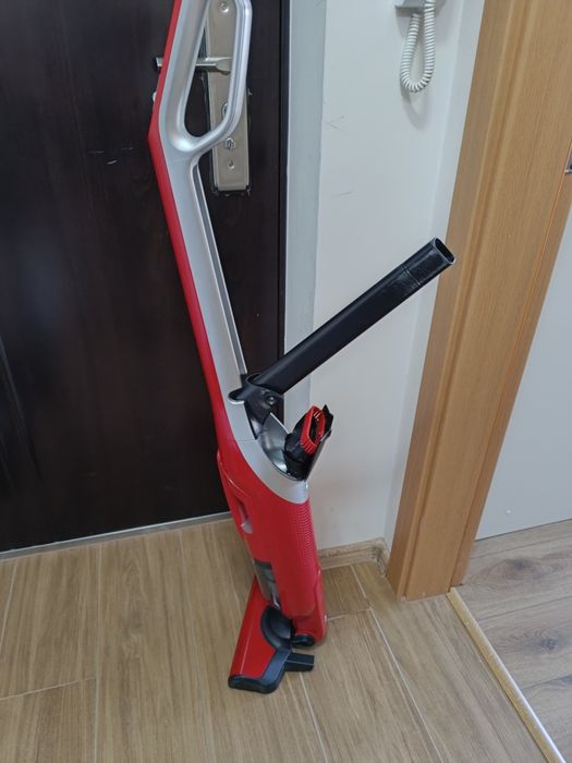 Вертикална прахосмукачка