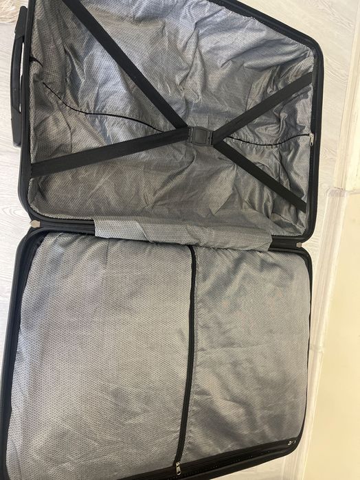 Чемодан среднего размера  модел pp