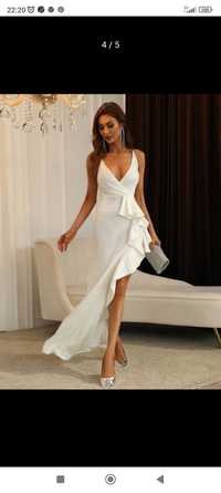 Бяла рокля с пайети