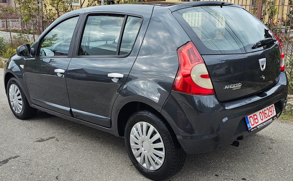 Dacia Sandero/Benzină/AC/Servo