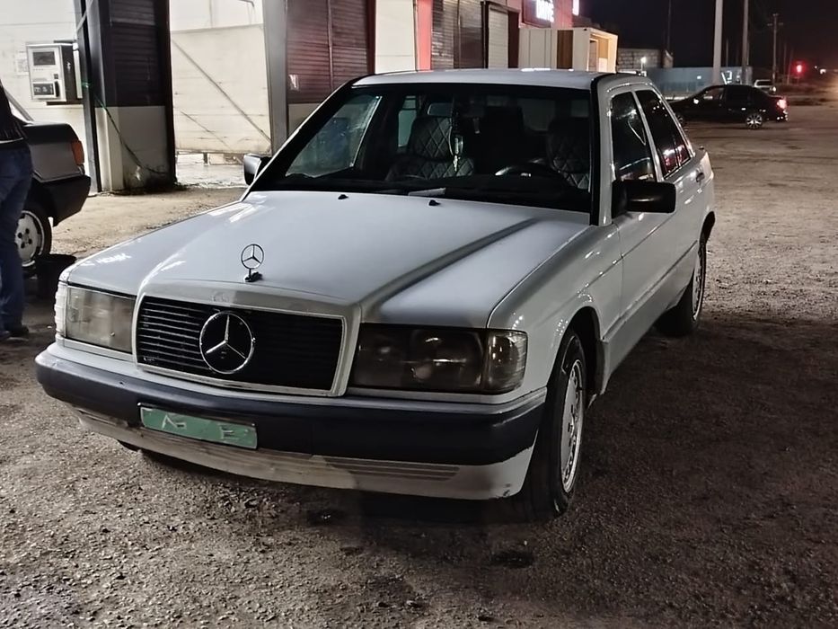 Mercedes-Benz 190