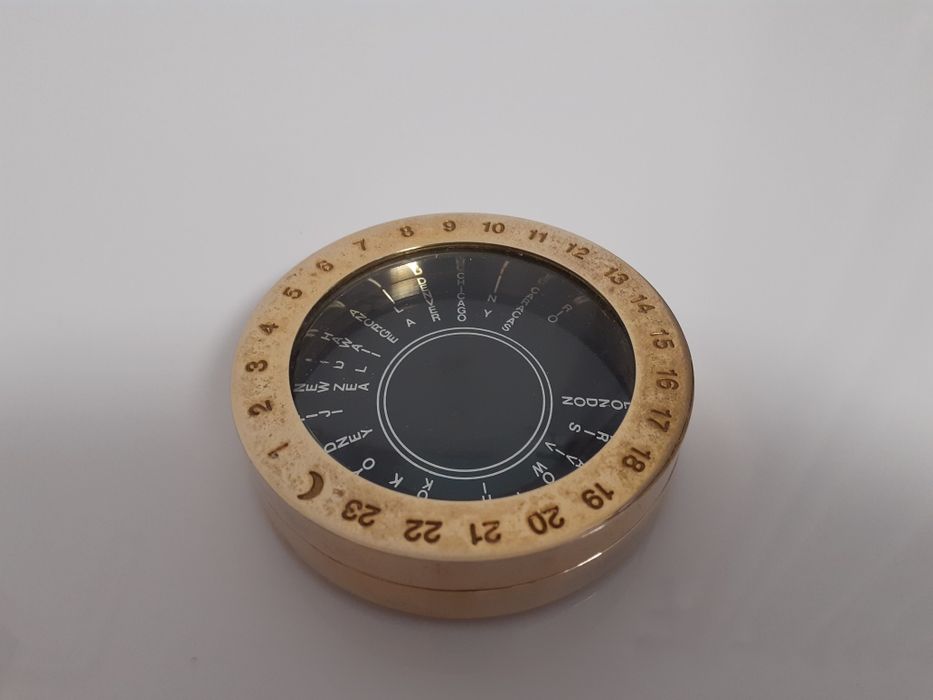 Ceas vintage cu lupa