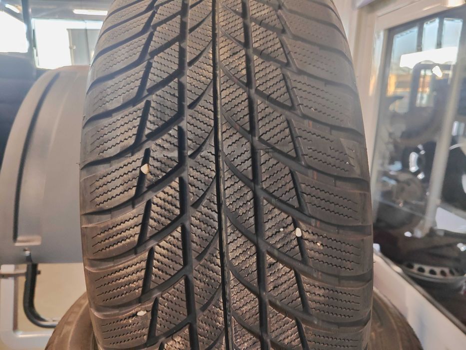 2бр.зимни гуми 225/50/18 Bridgestone