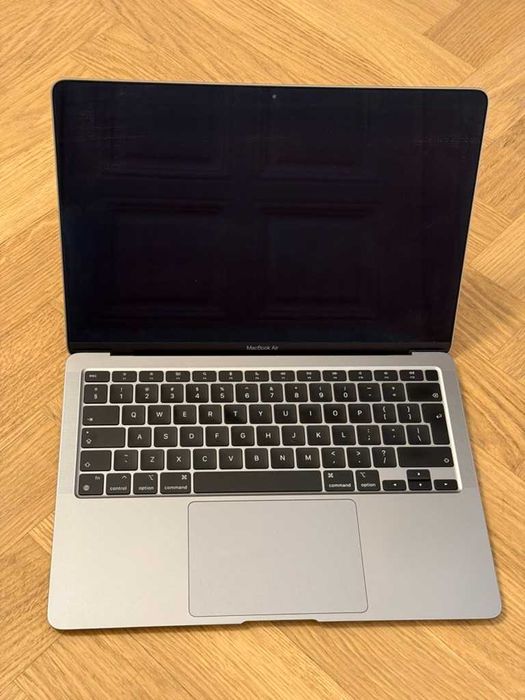 Apple MacBook Air 13", M1 2022, 512GB, 8GB RAM, Сив - БЕЗ ДРАСКОТИНИ!
