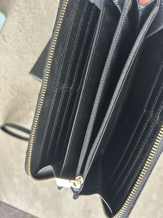 Портфейл Guess без забележки