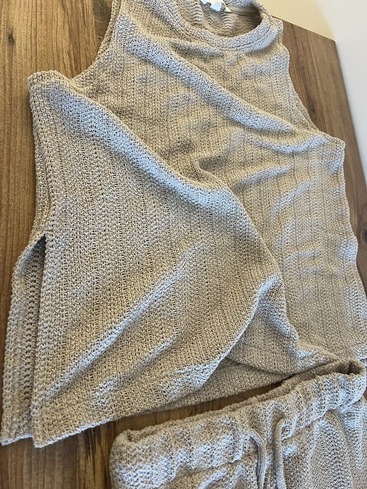 Бежов сет потник и къси панталонки H&M