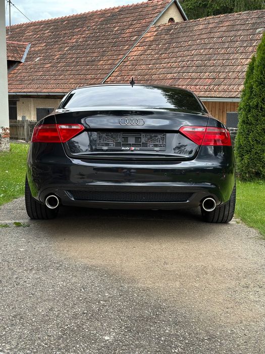 Vând Audi A5 Coupe Quattro model cu pachet S-line