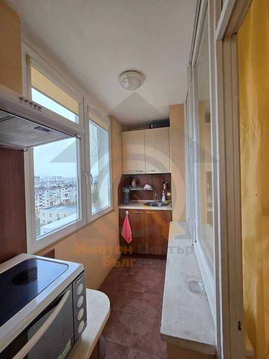 Двустаен апартамент в ж.к. Дружба 1