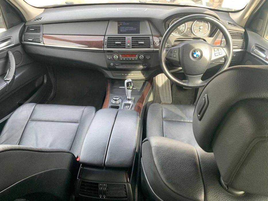 dezmembrez BMW X5 e70 facelift 3.0d/haion x5 e70/usa fata x5 e70/far