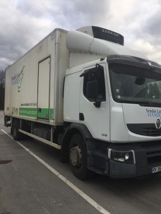 Renault premium frigorific cu carlige
