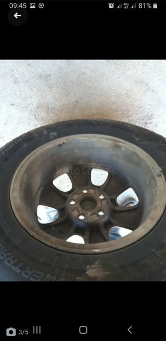 Прадеться шины с дисками в отличном состоянии