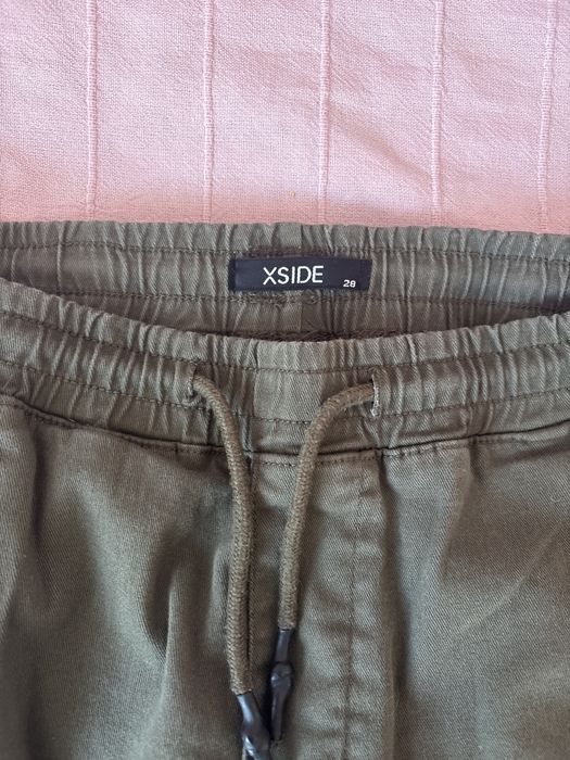Продавам мъжки тъмнозелен XSIDE панталон размер 28